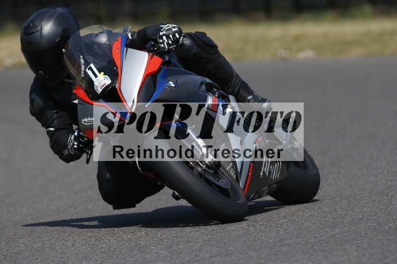 /Archiv-2023/28 05.06.2023 Moto Club Anneau du Rhin/rouge-expert/1